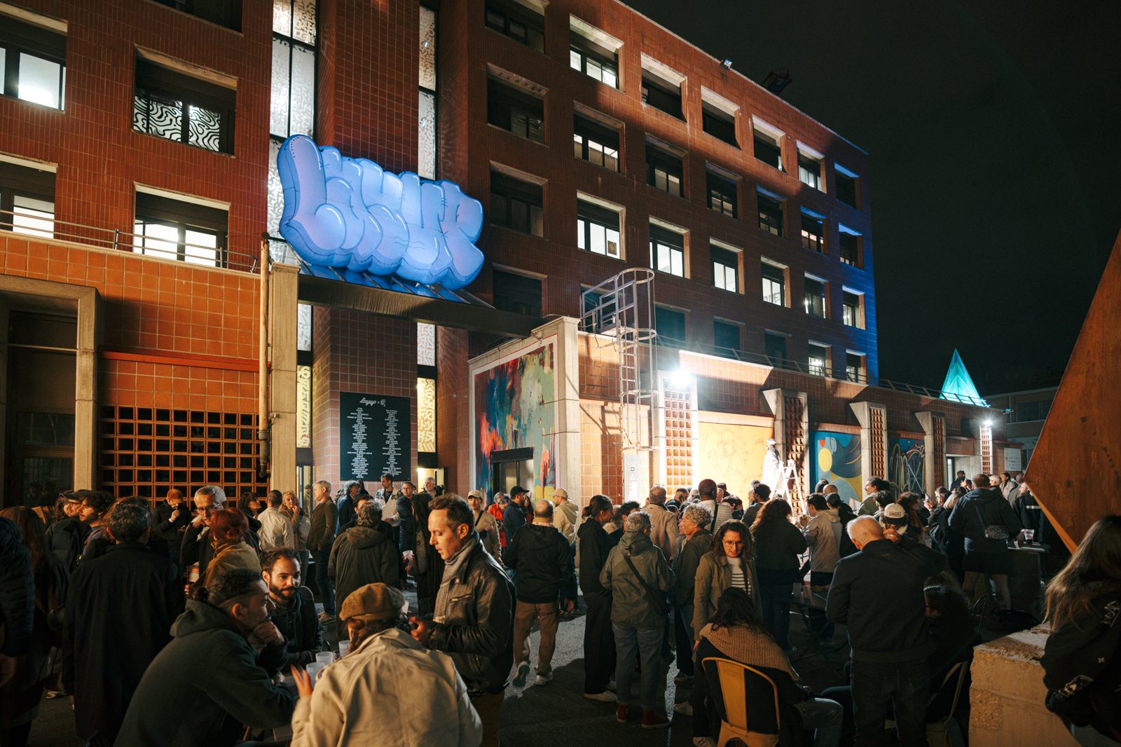 Soirée sur le parvis de Layup, bâtiment Terra Nova à Toulouse